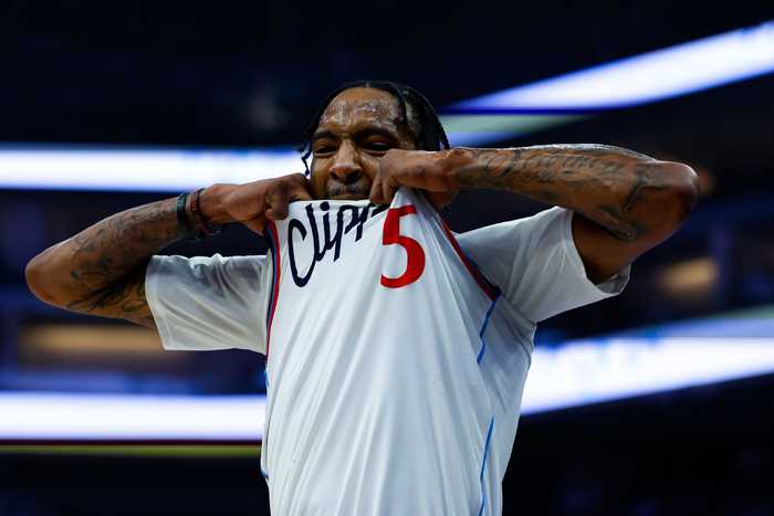 外线双煞！克里斯·邓恩和小琼斯上半场合计9中8砍下21分