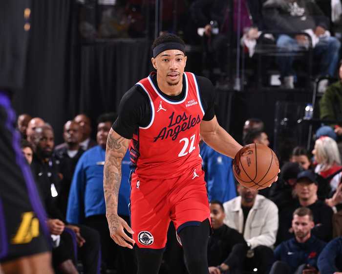 真香啊！乔丹·米勒上半场5中4得到13分2板3助3断 罚球5中5