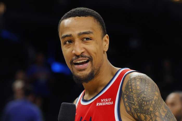 扣爽了！科林斯半场出战14分钟 10中4拿到11分4板2断