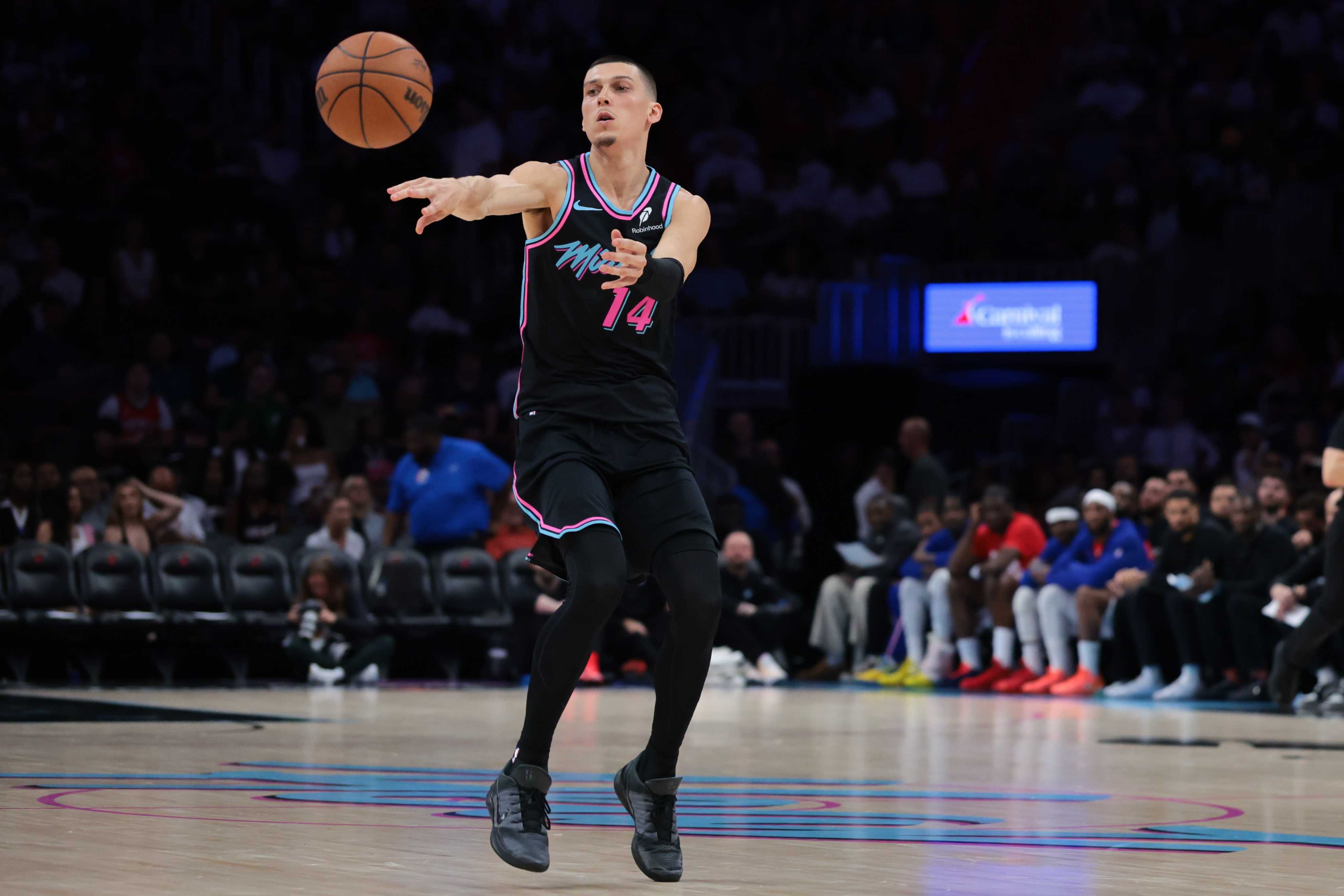 热火再胜篮网，新星16+11+5+7创纪录，希罗25+4，小波特27+13